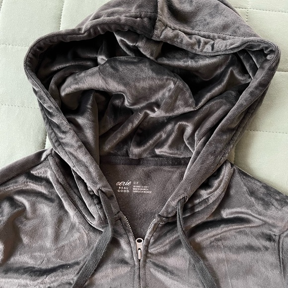 Aerie Real Good Grey Gray Zip Hooded Crop Soft Jacket Size Small Velour - Picture 10 of 11